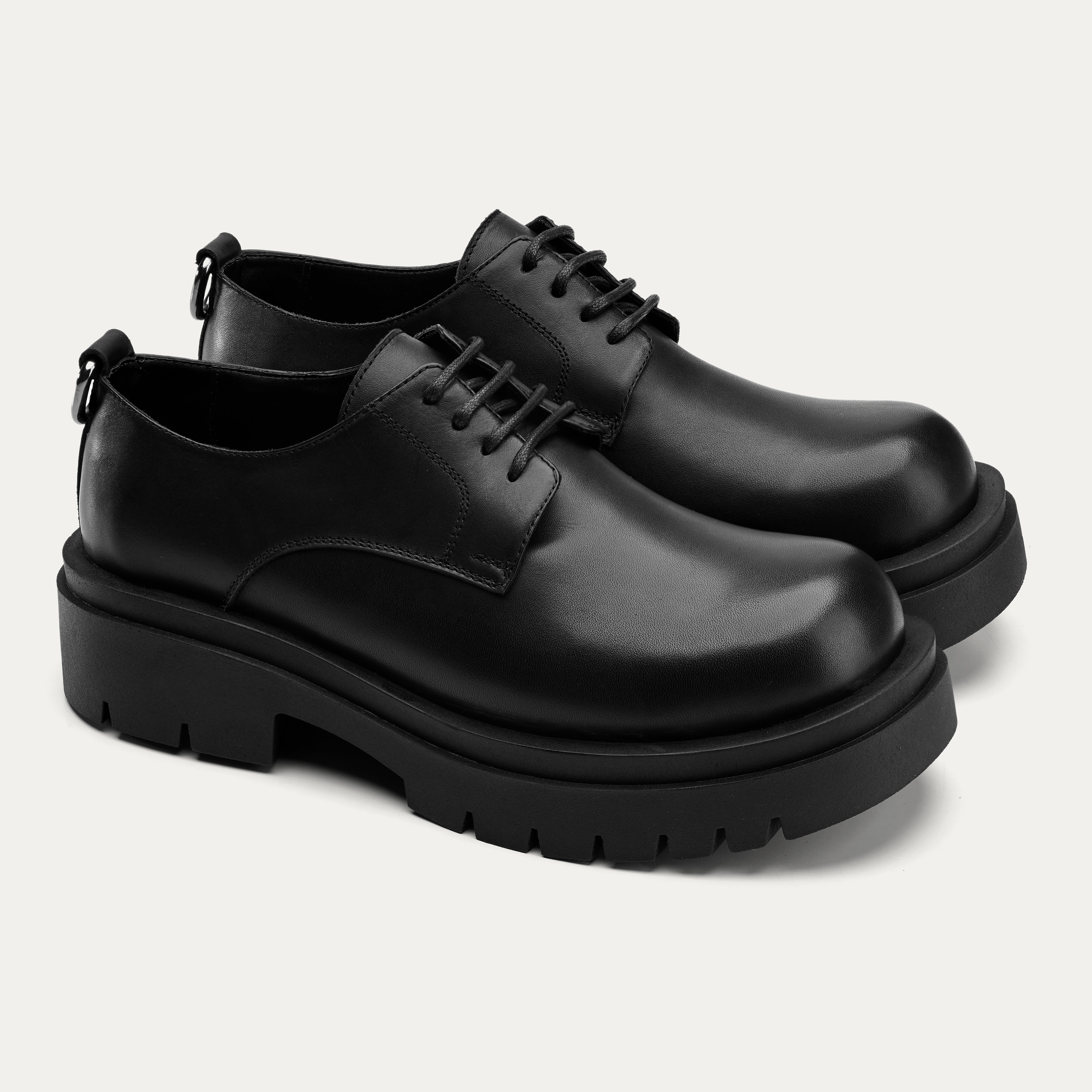 Alma V.3 Wide in Black