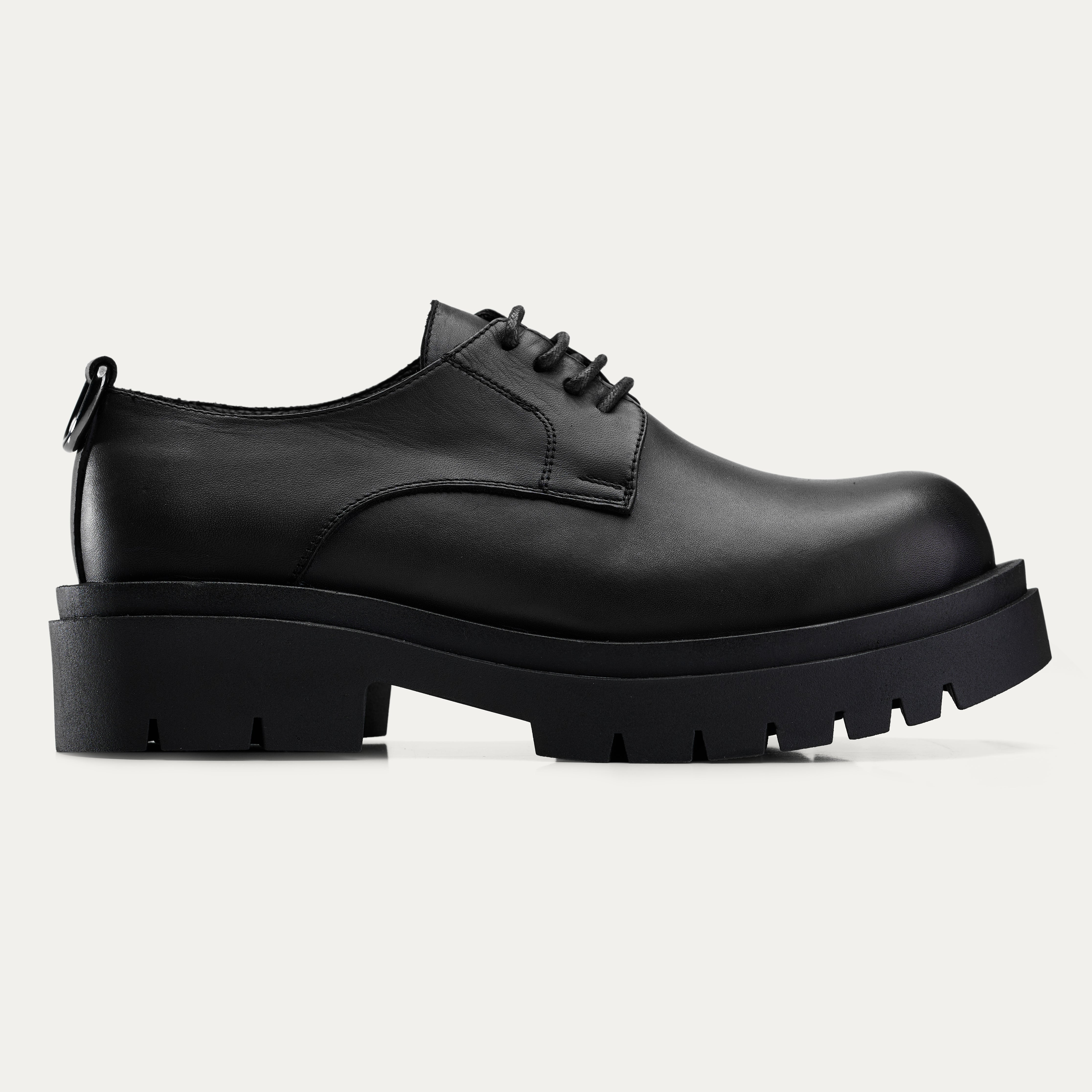 Alma V.3 Wide in Black