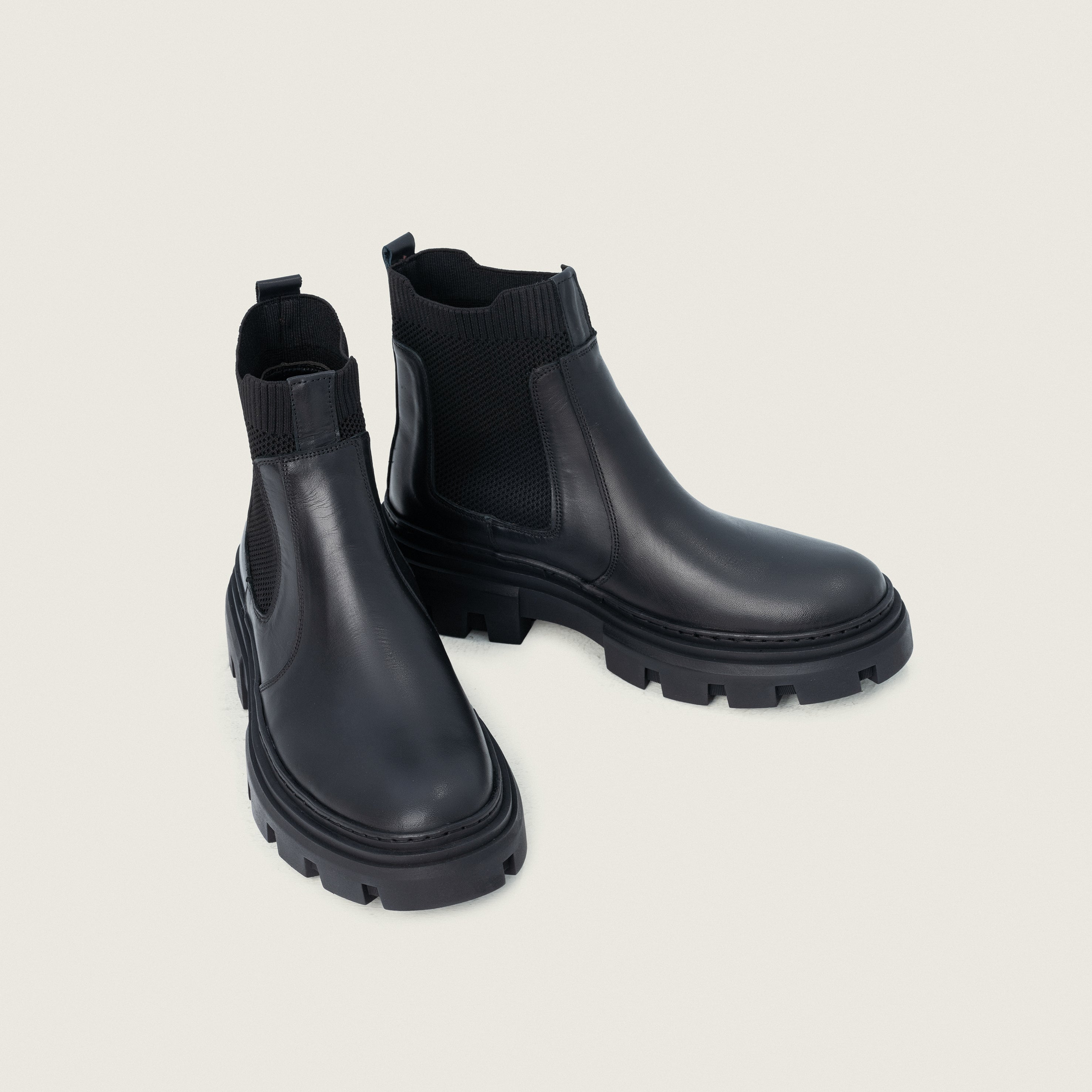 Chakka leather black