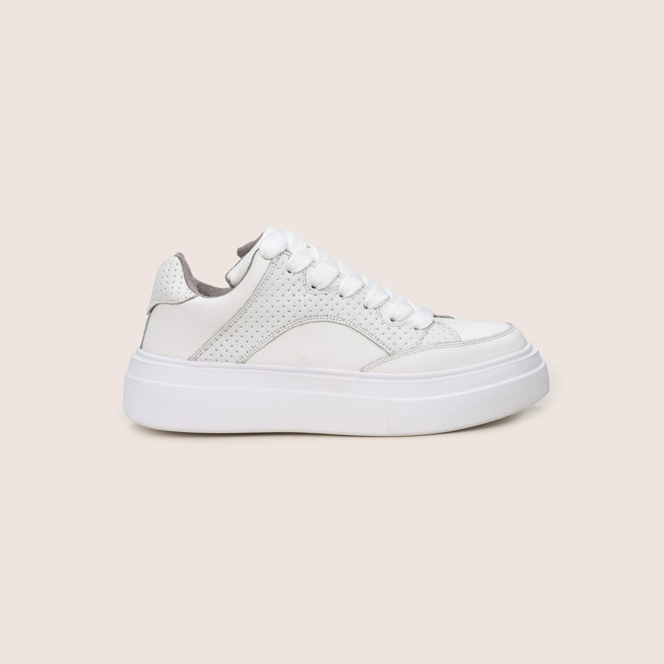 Cloud Runners In White