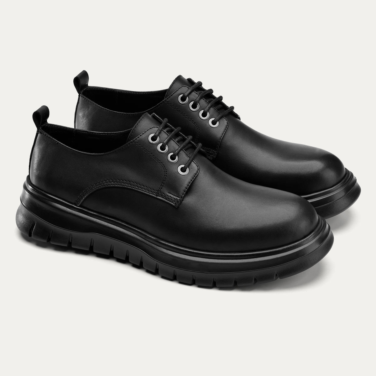 Alma Runner in Black