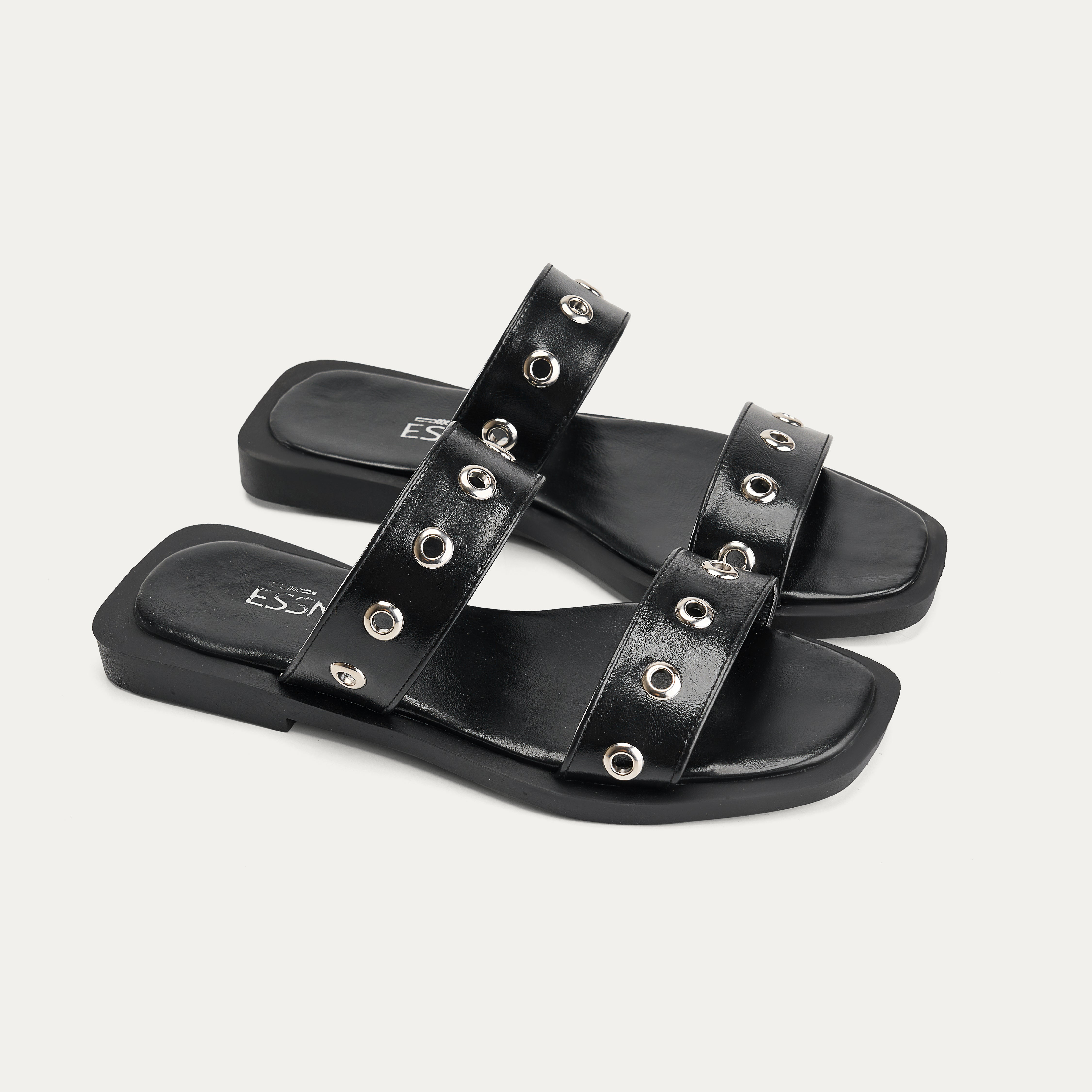 The ES8 Slides in Black