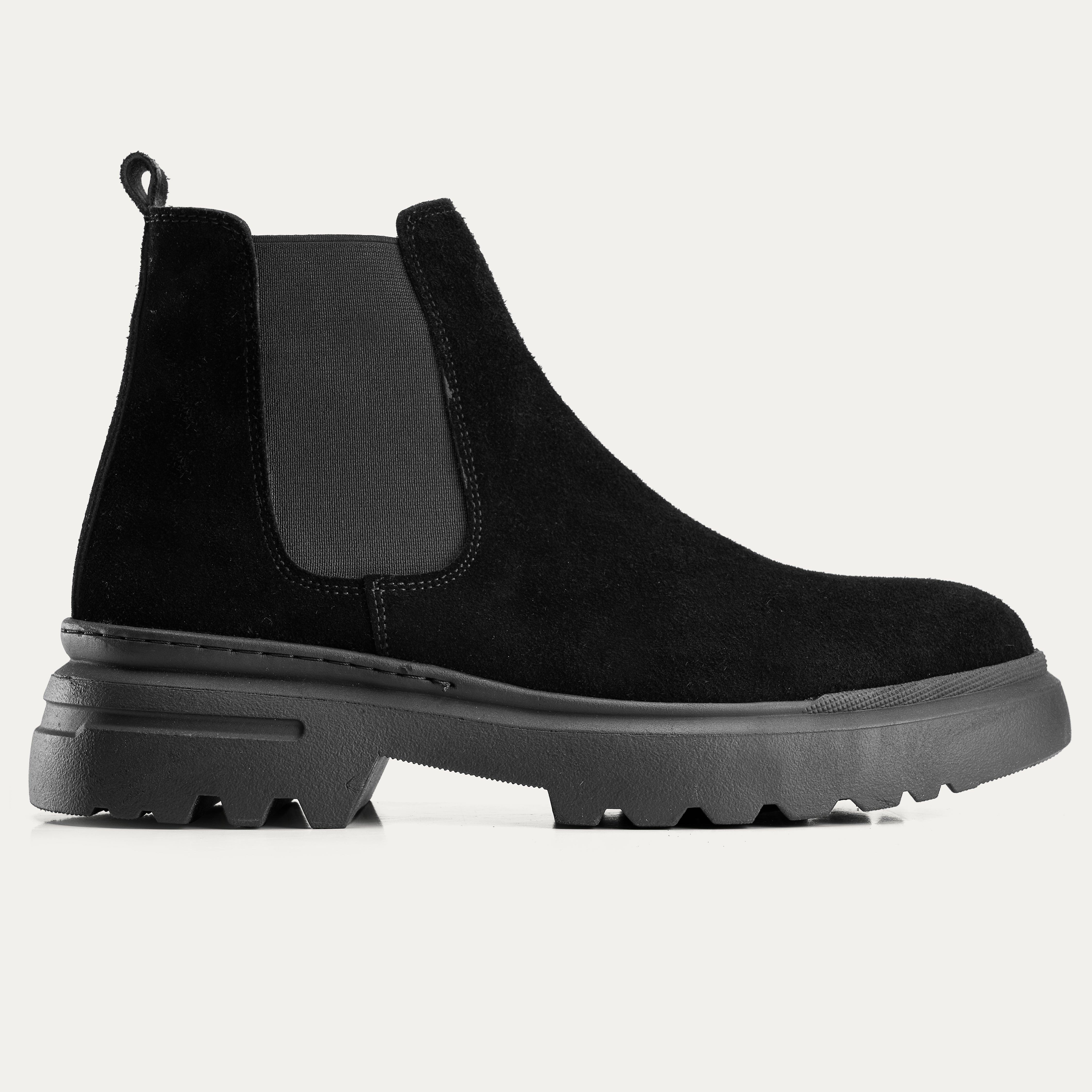 Chakka Suede in Black