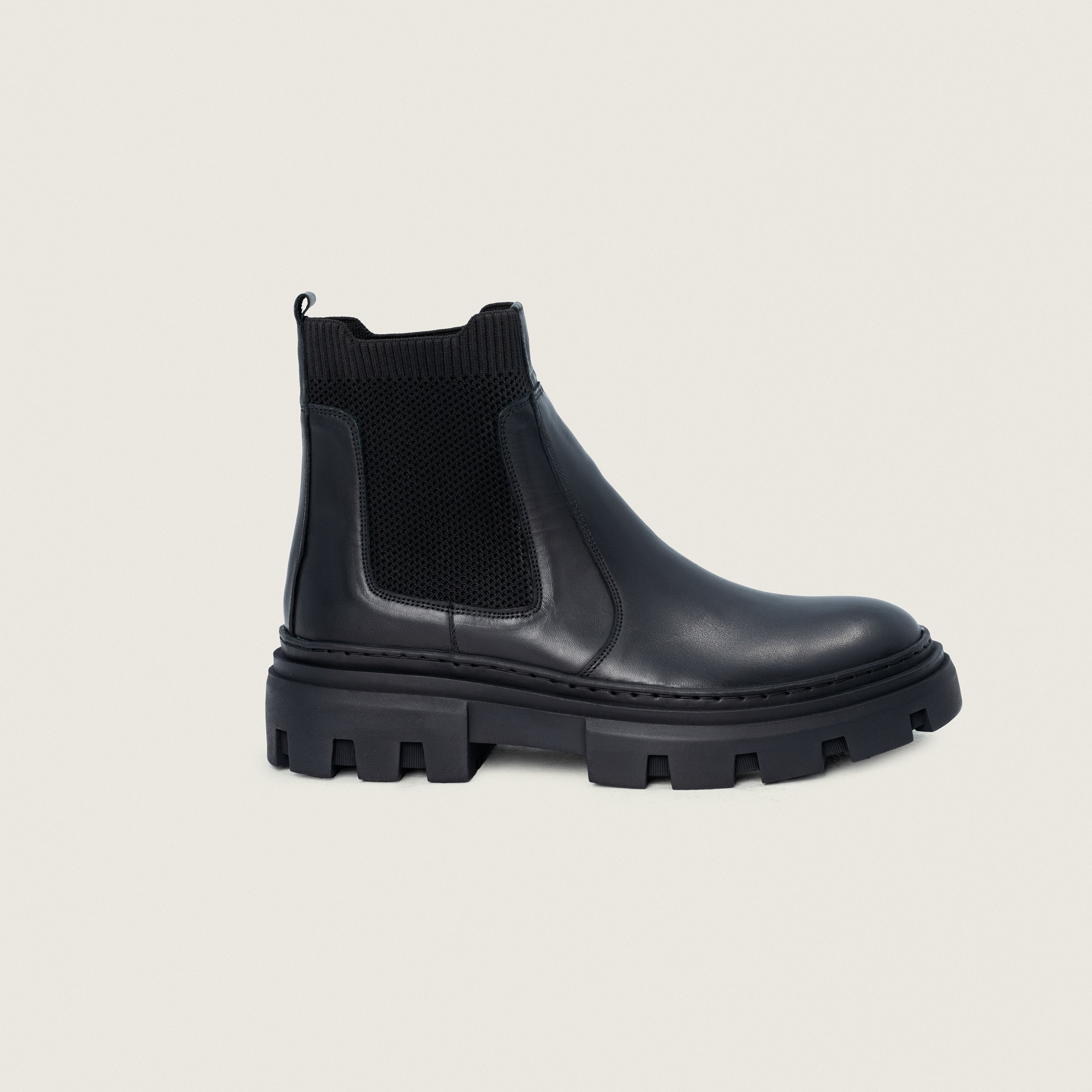 Chakka leather black